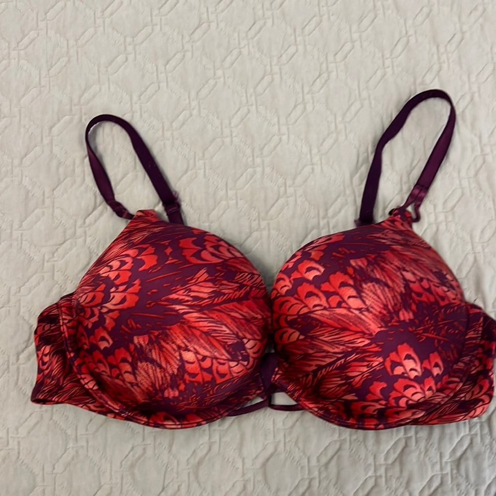 Victoria’s Secret miraculous plunge push up bra